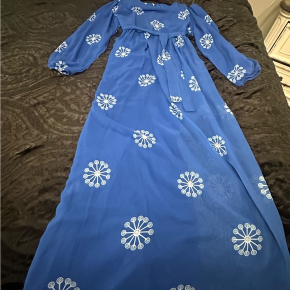 Dresses & Skirts - Blue Floral Maxi Dress - Brand
